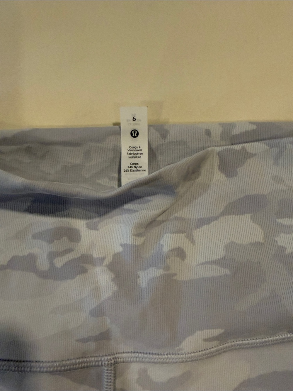 lululemon athletica women’s Light Gray Camo Performance Shorts